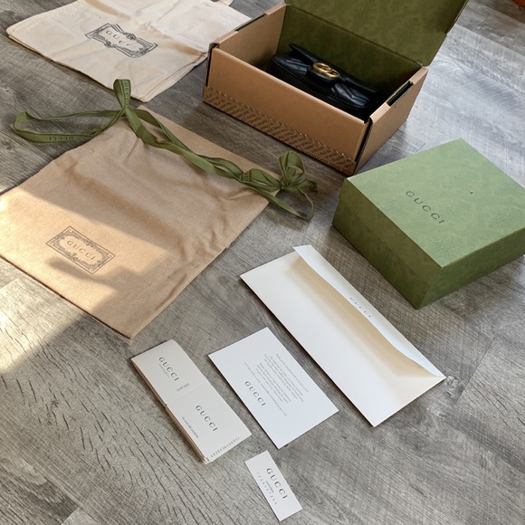 Authentic Gucci Marmont Matelasse Mini Bag - Picture 5 of 11